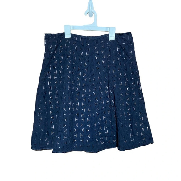 J. Crew Dresses & Skirts - J Crew navy‎ eyelet 100% cotton skirt Size 12